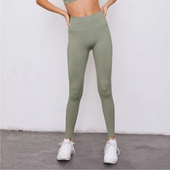 Set Active Sage Green Sculptflex Leggings Size S - Picture 1 of 6